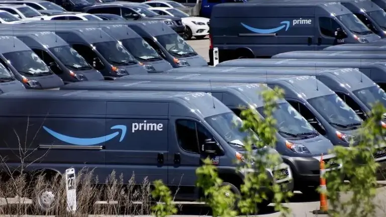 Amazon y Starbucks enfrentan huelgas masivas: la presión sindical crece en Estados Unidos