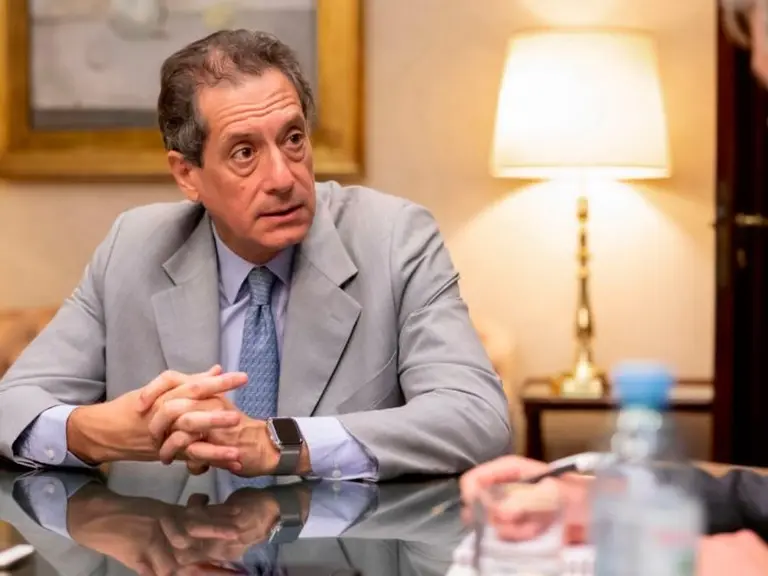 Escalada del dólar: el Gobierno ratificó a Miguel Ángel Pesce como presidente del BCRA
