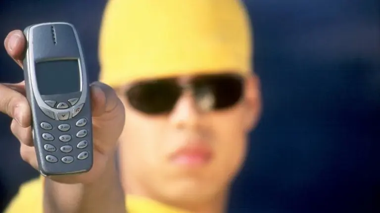 El celular que usaste hace 20 años hoy se vende por miles de dólares