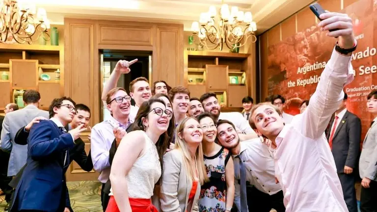 Gigante chino capacitará a treinta jóvenes argentinos para los empleos del futuro