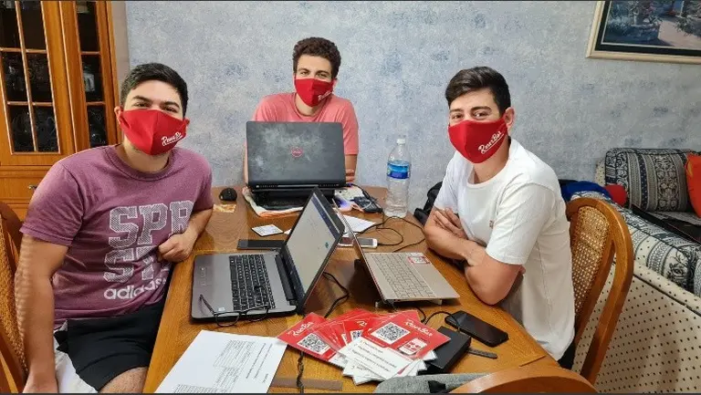 Tienen 20 años, crearon su startup y ya trabajan con grandes: cómo funciona su modelo de "socio tecnológico"