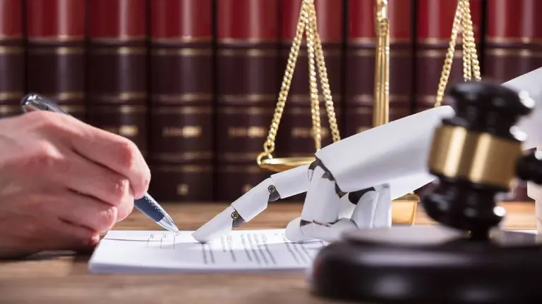 ¿Dejarías que un robot te defienda en un juicio?: la inteligencia artificial crece en el sector legal