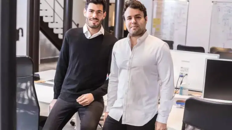 Dos argentinos reconvierten el "negocio de las cuponeras" y ya facturan u$s2 millones