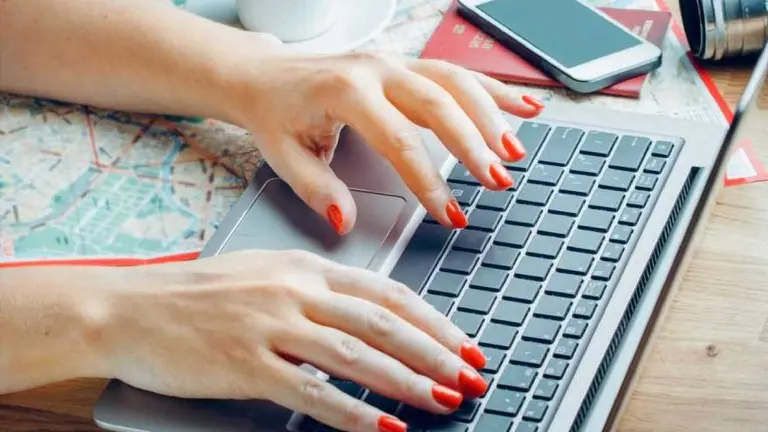 Una nueva plataforma "seduce" a los argentinos para mudarse a Uruguay o sacar la visa de Estados Unidos