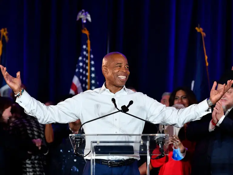 Exalcalde de Nueva York lanza una criptomoneda, la difunde por X y colapsa en pocos minutos