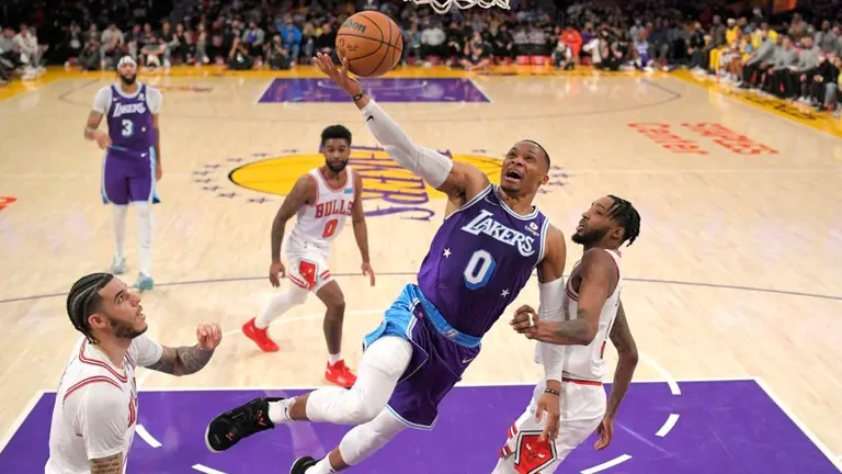 Las cripto "copan" la NBA: exchange gigante "alquilara" la casa de los Lakers por cifra millonaria