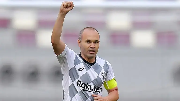 Andrés Iniesta se subió al boom cripto, la CNMV lo "amonestó" y Twitter estalló