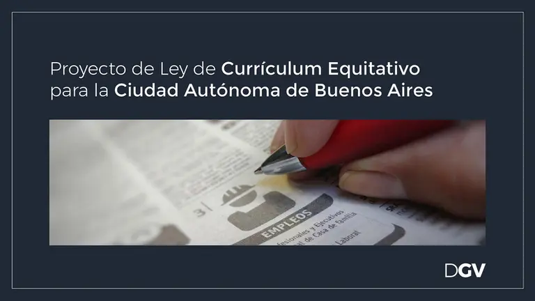 Ni fotos ni nombre ni edad: nueva ley regula lo que debe aparecer en los CV