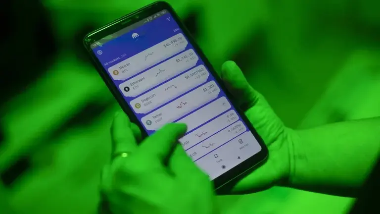 Este exchange lanza préstamos en criptomonedas que mantienen "paridad con el peso"