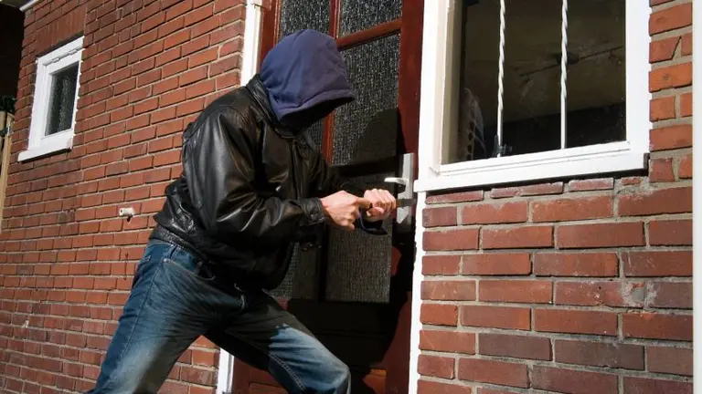 Mejor estar prevenidos: 8 tips para proteger tu casa durante las fiestas y las vacaciones