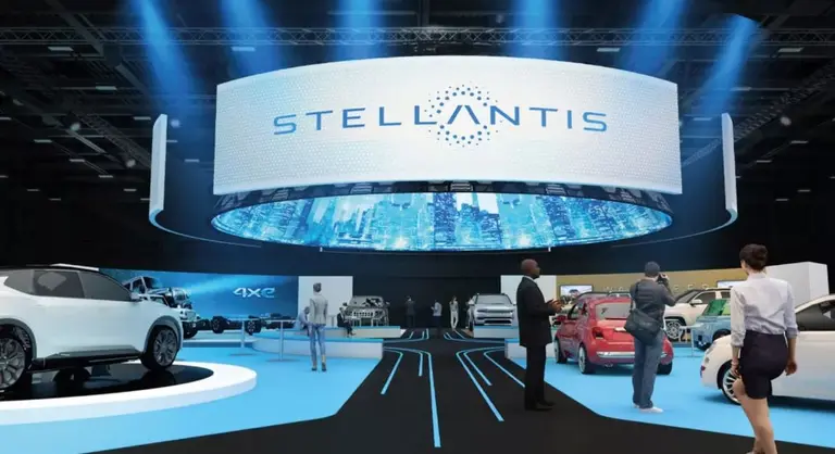 ¿El reinado de Tesla corre peligro? Stellantis y Amazon se unen para "destronar" a Elon Musk