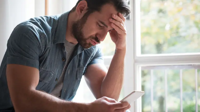 Tu cuenta bancaria, tu WhatsApp, todo en peligro: cómo detectar estafas, las más comunes y cuánto valen tus datos