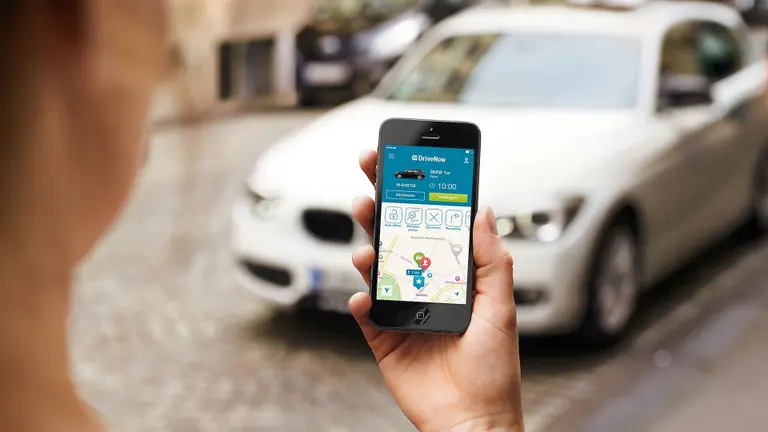 ¿Comprar un auto y mantenerlo, o rentarlo por día o mes?: las cifras que hacen crecer la opción del carsharing