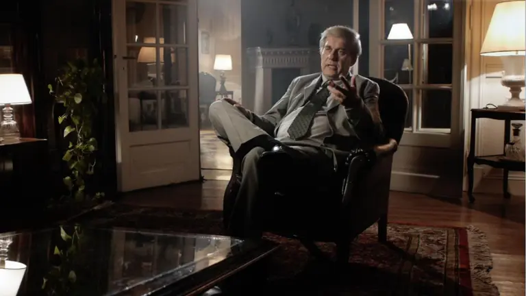 Nació en un hogar peronista, robó secretos a Intel y AMD, y espió para Cuba y la CIA: el 007 tech argentino