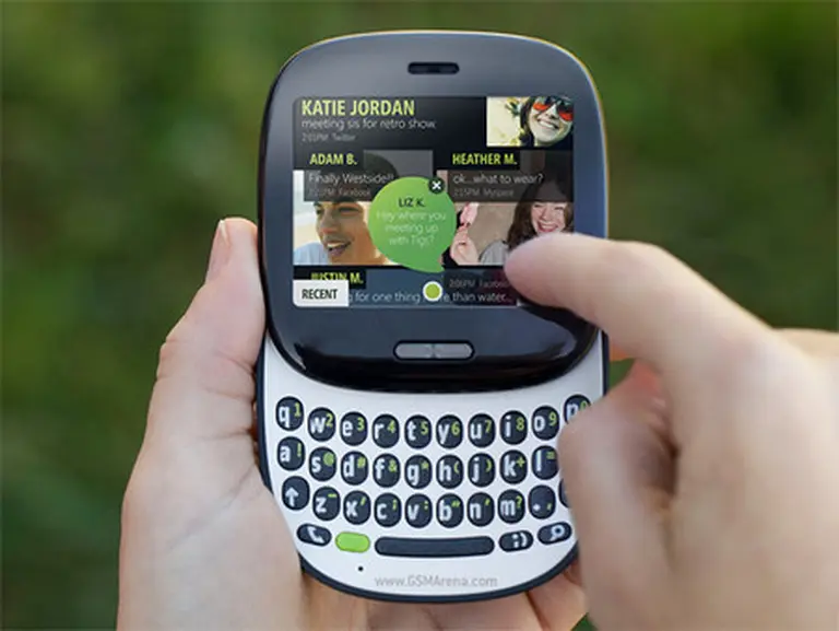 Un día como hoy Microsoft lanzó su "innovador" smartphone social que duró un suspiro