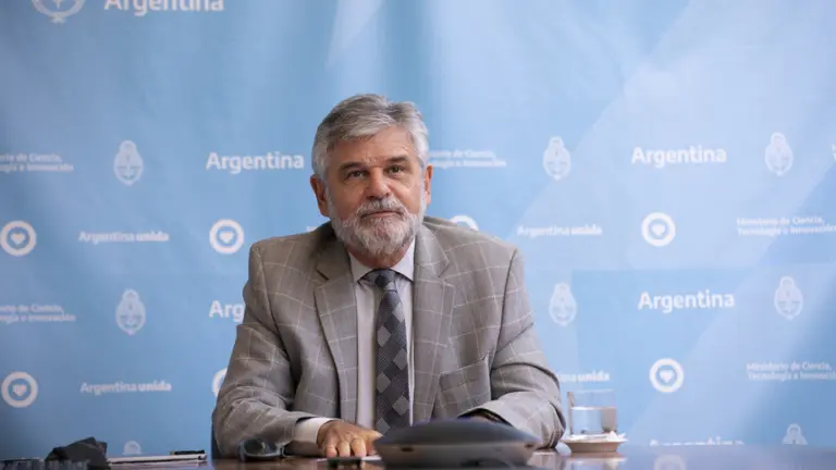 Daniel Filmus: "No queremos que los programadores se vayan, pero tampoco que trabajen para afuera"