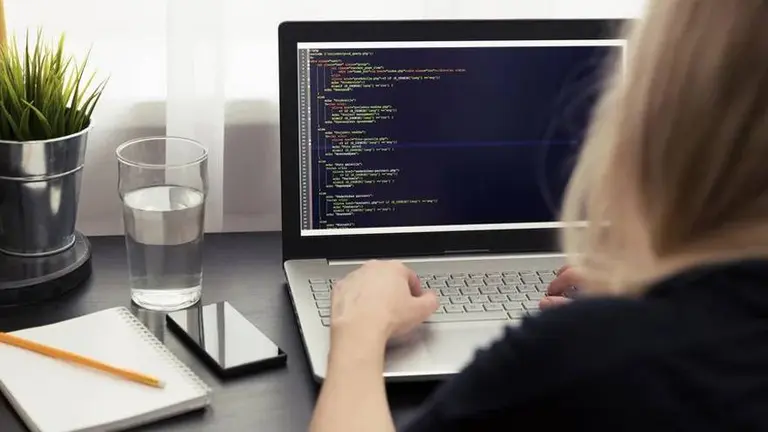 Coderhouse incorporará 1.000 colaboradores con sueldos de hasta $520.000: ¿qué perfiles buscan?