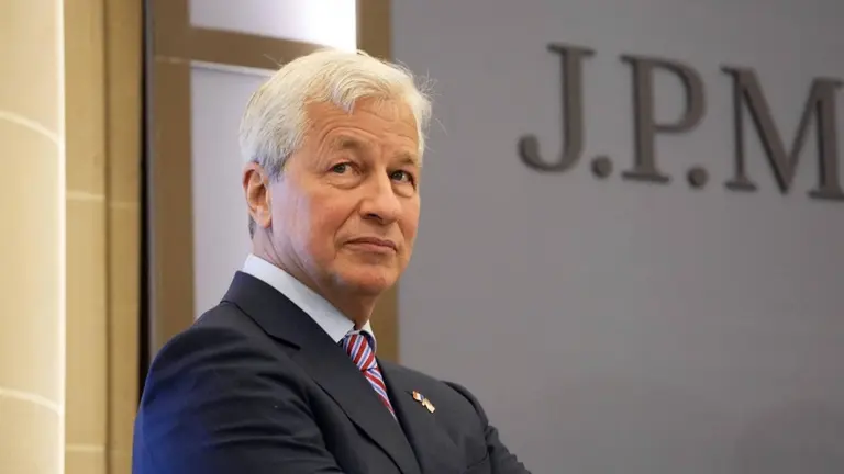 El CEO de JPMorgan atacó fuertemente a Bitcoin y las criptomonedas: qué dijo