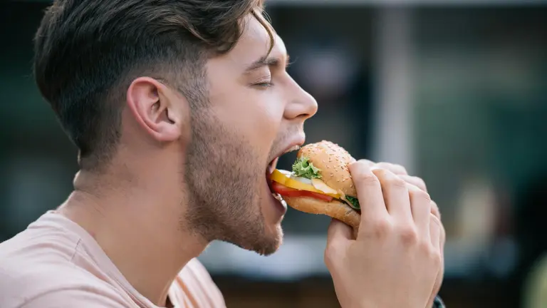 La innovación llega a esta cadena de comidas rápidas: cómo alimenta a las nuevas generaciones