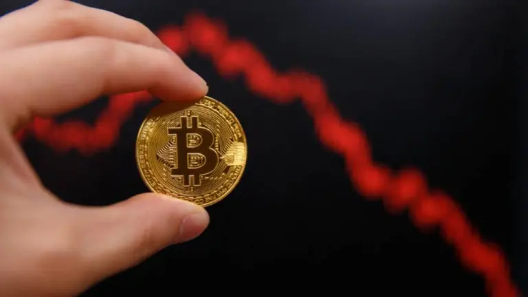 El Bitcoin cae y su precio se derrumba a su nivel más bajo en 18 meses