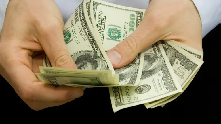 El Banco Central tomó una decisión sobre los billetes dañados en el blanqueo de capitales