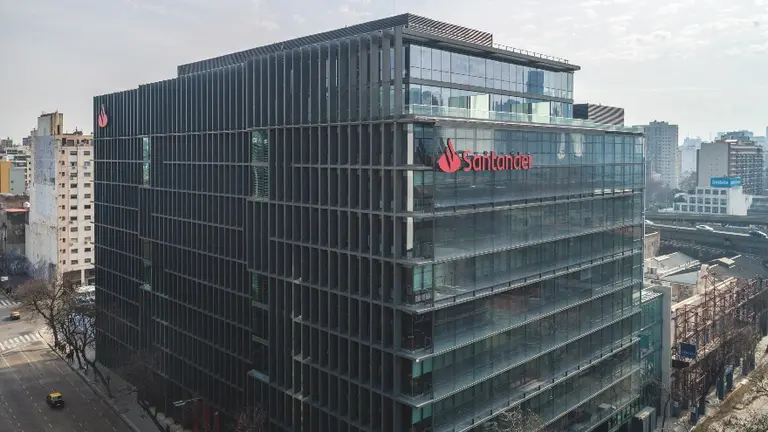 Banco Santander se fusiona con una importante banca digital: conocé de qué se trata y cómo afecta a los usuarios