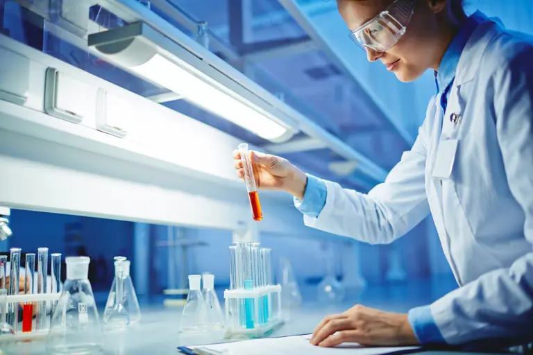 Así es la aceleradora de biotecnología que "pone como locos" a grandes empresarios