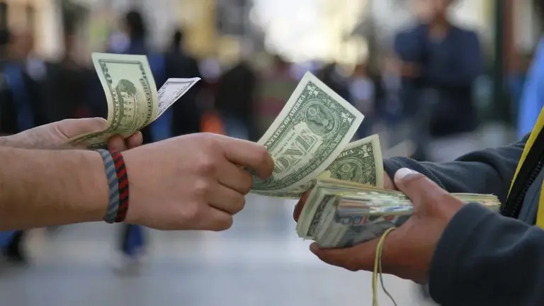 Dólar hoy: precios del dólar digital, blue, Qatar, MEP, CCL, Bitcoin, Netflix, USDT y DAI del miércoles 19 de octubre