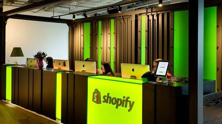 Shopify impulsa el "shopping agéntico" con IA que busca, compara y compra por vos