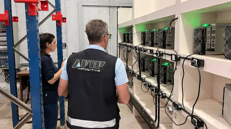 La AFIP sigue "intratable": detectó otra granja de minado de cripto ilegal en Córdoba