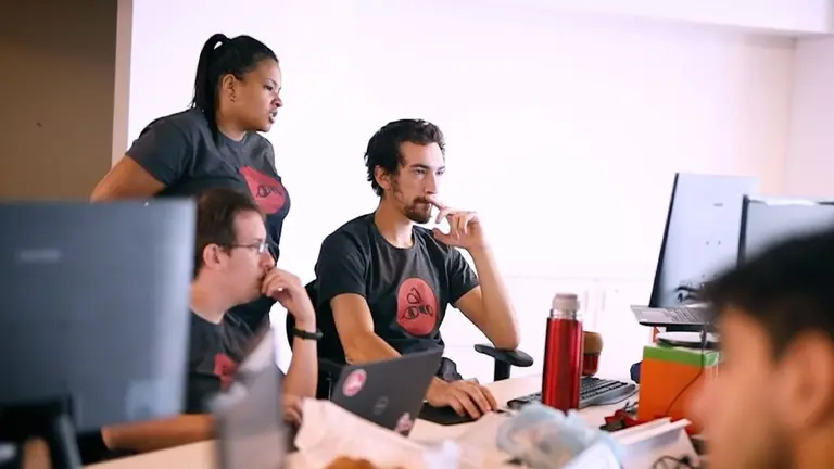 Despidos en el sector IT: lanzan propuestas para desempleados