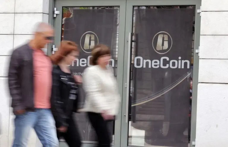 Condenan por estafas con falsas criptomonedas a un empresario y a un médico