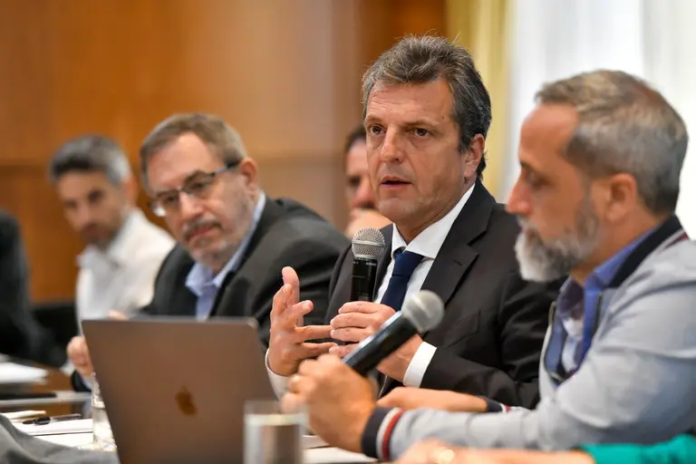 Las 8 premisas que dejó el conclave entre Sergio Massa y los referentes cripto de Argentina