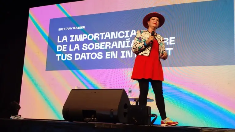 Labitconf 2022: la ex becaria de Obama afirmó que por primera vez miles de personas se unen en una tecnología de la cual también son productores