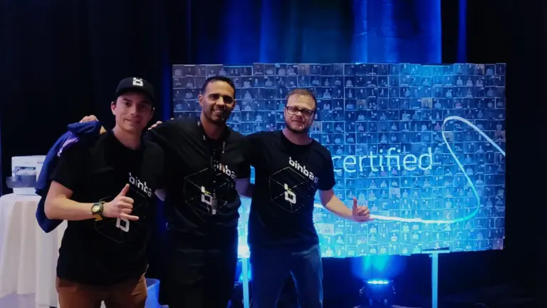 Son argentinos, la rompieron y ganaron el 'mundial' de desarrollo de software en Las Vegas