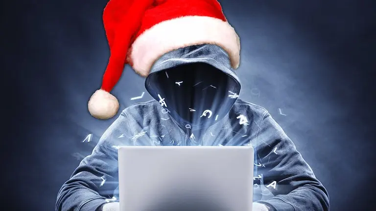 Te mandan un regalo y te roban los datos bancarios con códigos QR: la nueva estafa de Navidad