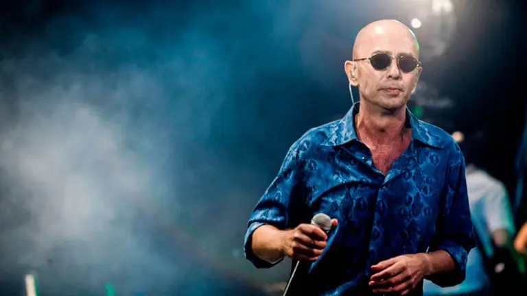 El Indio Solari cumple 74 años y una inteligencia artificial revela su secreto "mejor guardado"