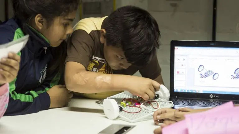 Empleo jóven: Coca-Cola impulsa la búsqueda del 'primer trabajo' con estos cursos gratuitos
