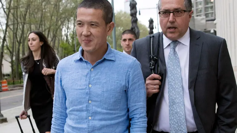 Condenaron a diez años a un ex ejecutivo de Goldman Sachs por malversación de fondos