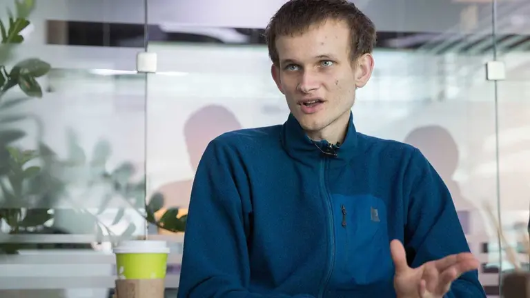 La superinteligencia artificial está "cada vez más cerca" y eso preocupa a Vitalik Buterin: ¿por qué?