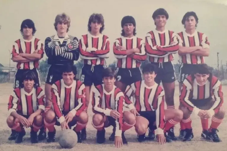 De exarquero de equipo del ascenso a sorpresa en las PASO: esta es la historia del "León" Milei