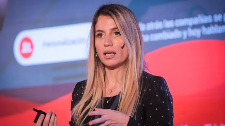 "Con Inteligencia Artificial podemos crear lo que imaginamos y por eso impera el modelo IA First"