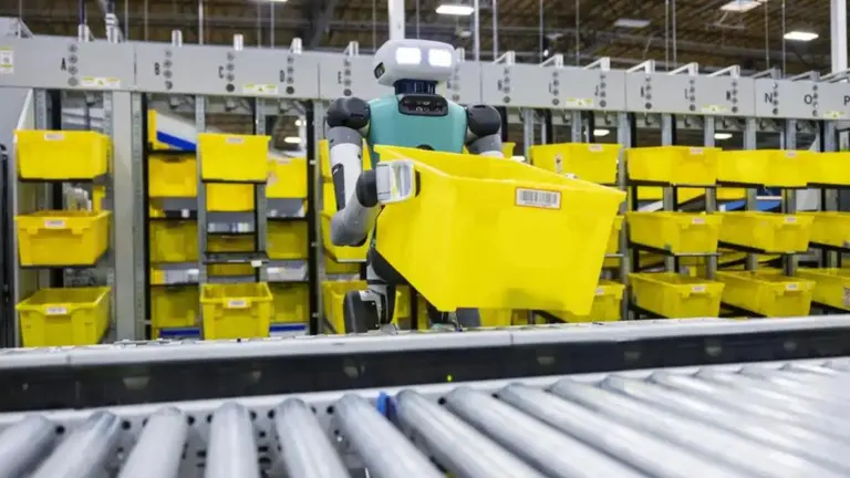 Amazon se prepara para Navidad: puso a robots a trabajar para este insólito fin