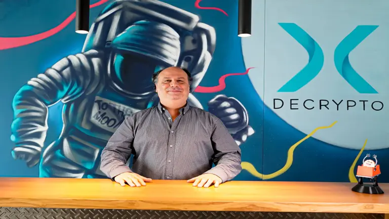 Cofundador de Decrypto aseguró que "las cripto en Argentina van a volver a su origen"