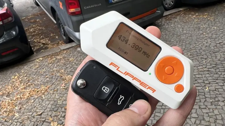 Aduana incauta Flipper Zero y u$s2,8 millones en productos ilegales en el AMBA