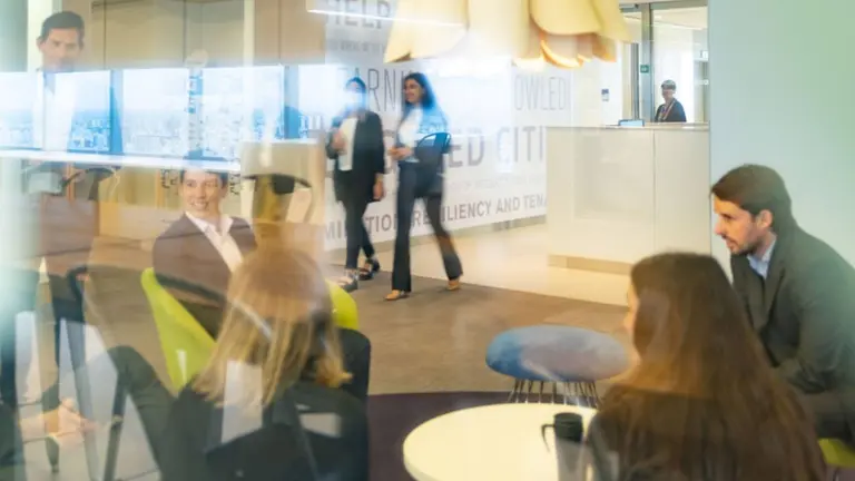 Consultora revela cuatro factores que influirán fuertemente en el mercado laboral este 2024