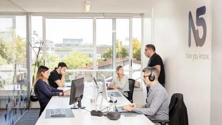 Esta plataforma premiada por Microsoft busca incorporar más de 100 talentos en el país: requisitos