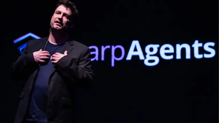 Orgullo argentino: lanzaron la primera multiplataforma de IA integrada a los chats