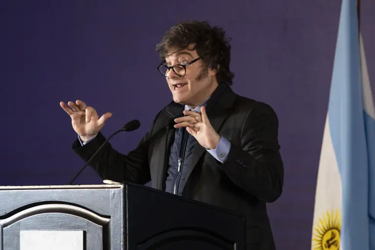 Políticos critican duramente a Javier Milei por promover la criptomoneda $LIBRA