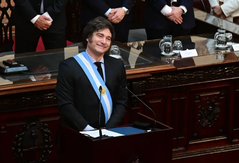 Javier Milei lanza plataforma para informar logros del Gobierno: así funciona la Bitácora de gestión